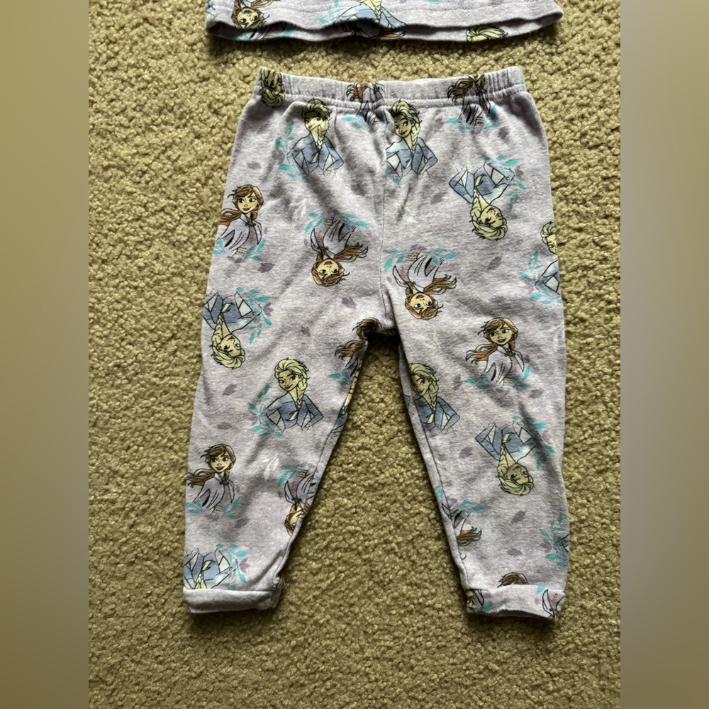 Frozen 2 Light Purple PJ Set- Size 2T - Picture 3 of 5